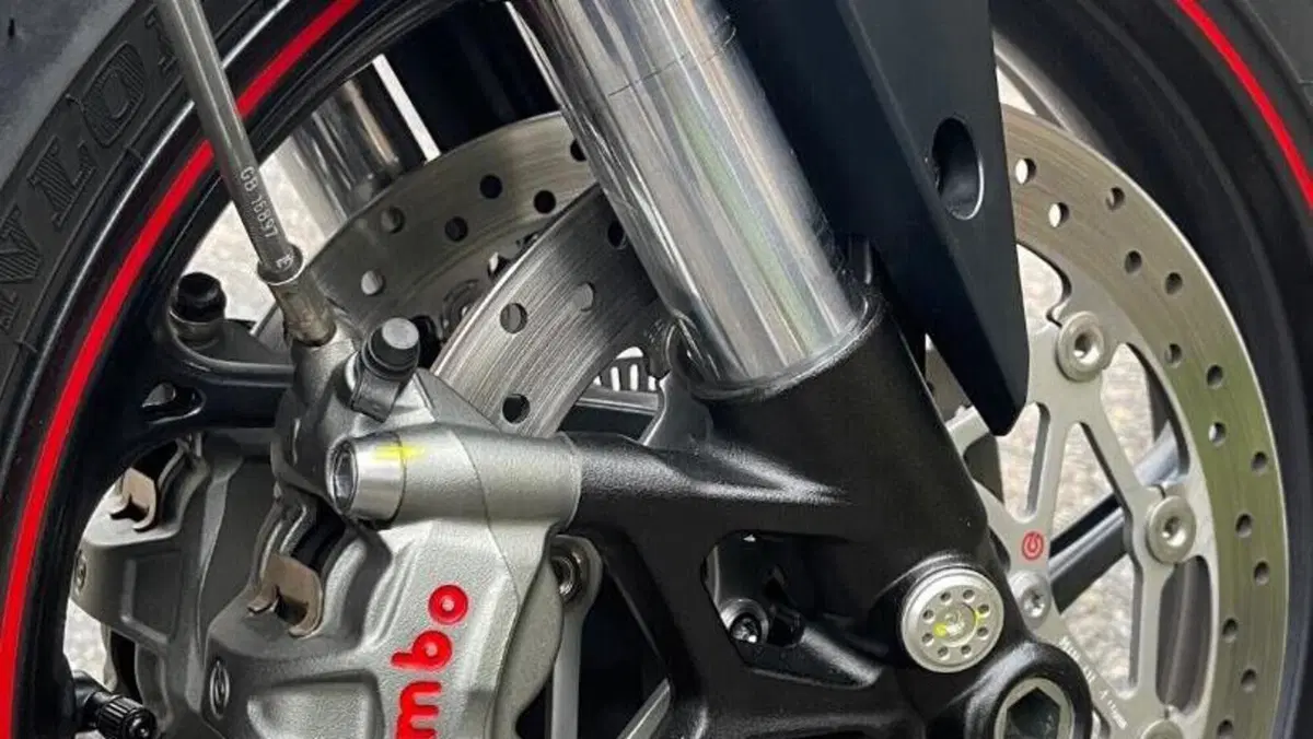 Triumph Street Triple RS (2020 - 22)  (6)