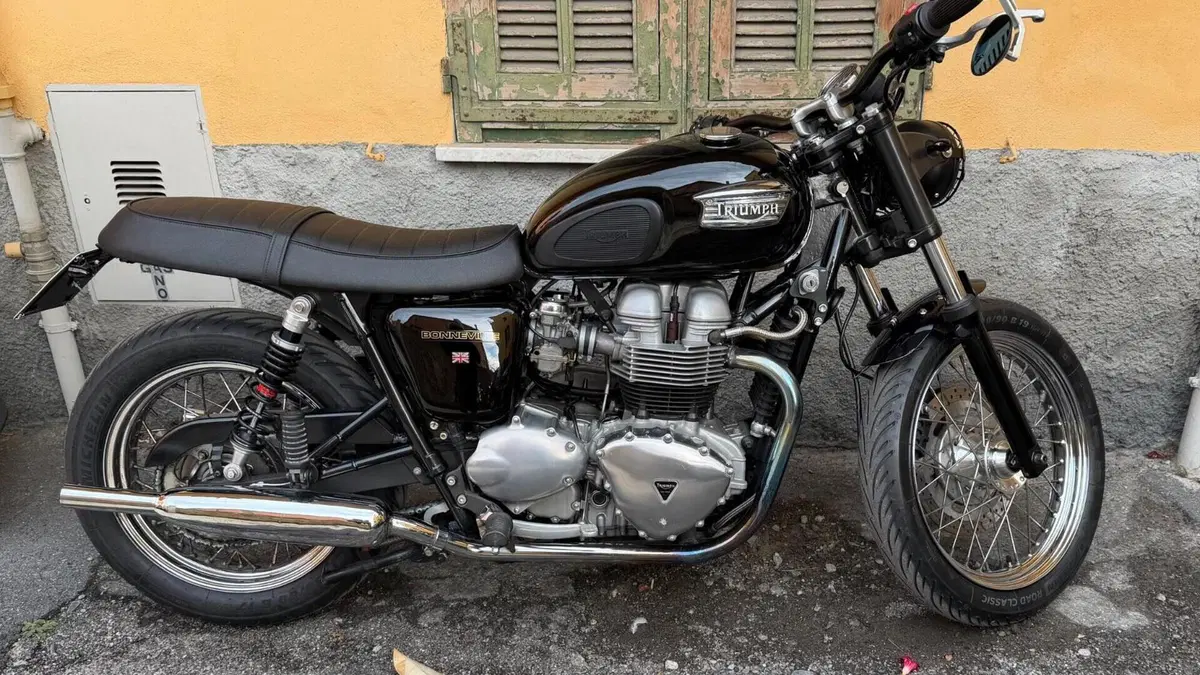 Triumph Bonneville T100 (2001 - 07)  (2)