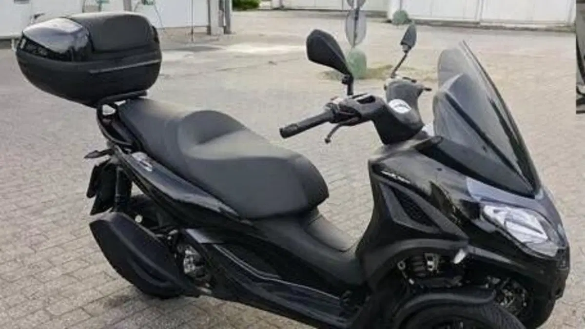 Piaggio MP3 300 ABS Hpe (2021 - 24)  (2)