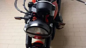 Moto Guzzi V7 Stone (2021 - 24)  (11)