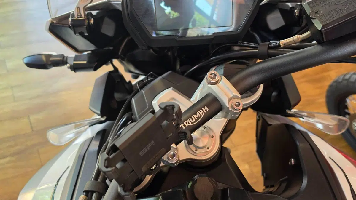 Triumph Tiger 1200 XRt (2018 - 20)  (2)