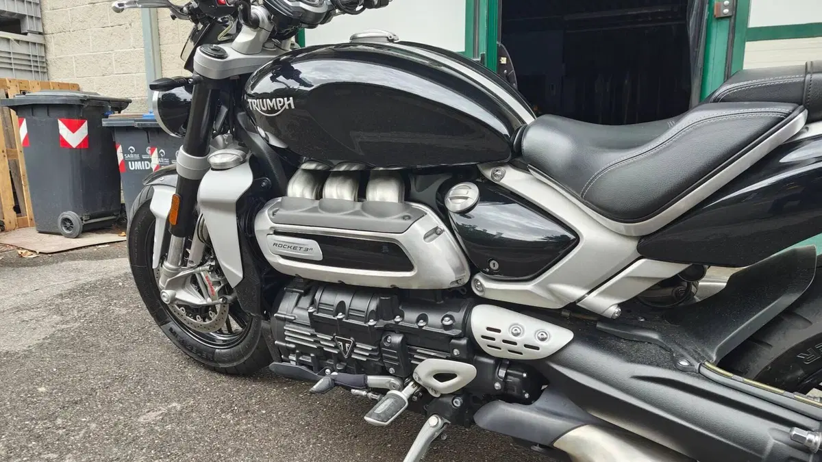 Triumph Rocket 3 R (2019 - 20)  (2)