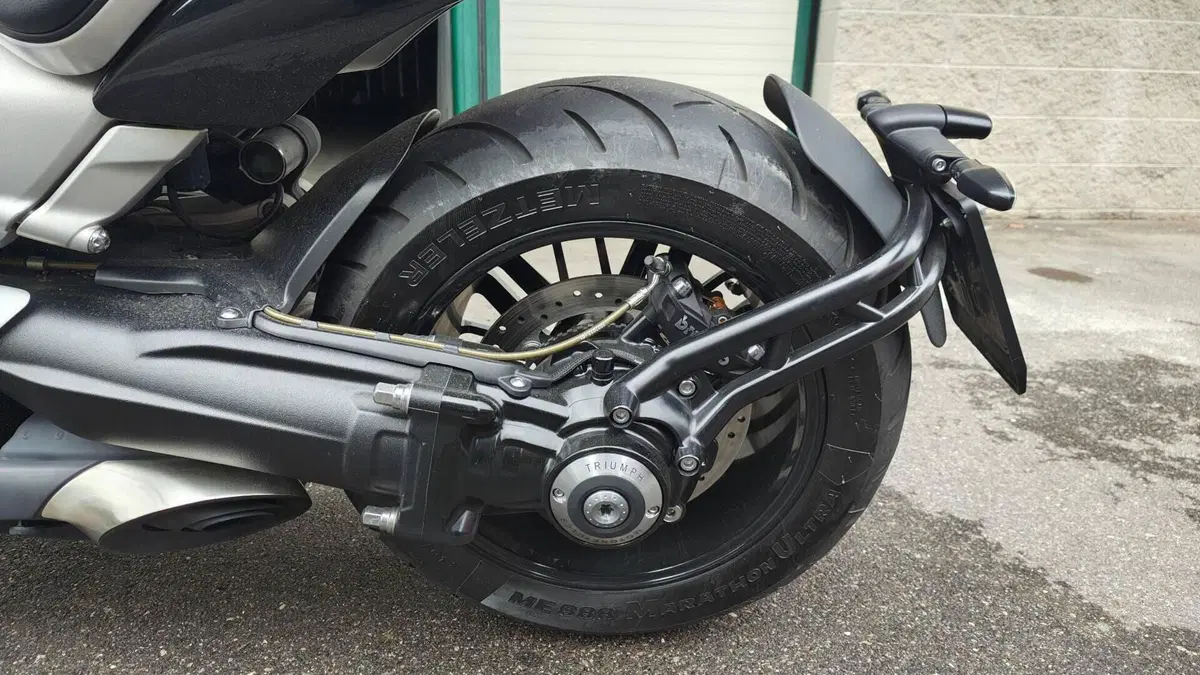 Triumph Rocket 3 R (2019 - 20)  (4)