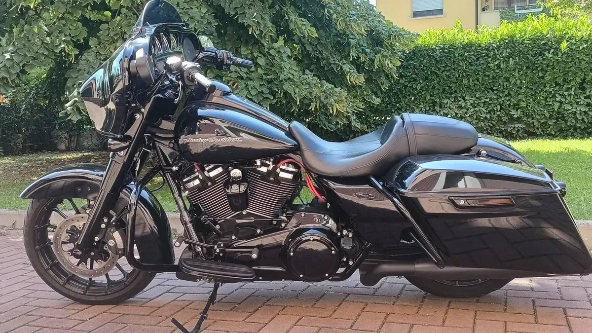 Harley-Davidson 107 Street Glide Special (2017 - 19) - FLHXS  (2)