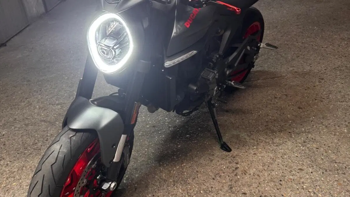 Ducati Monster 937 + (2021 - 25)  (2)