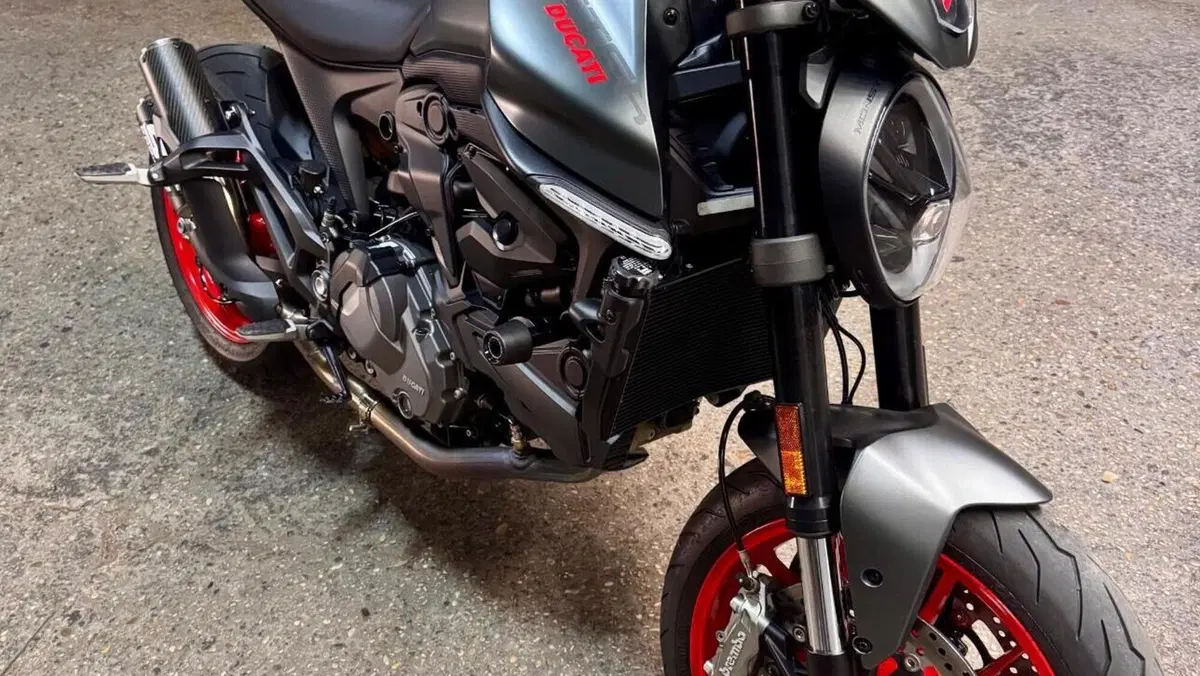 Ducati Monster 937 + (2021 - 25)  (5)