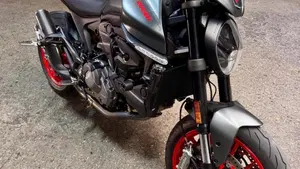 Ducati Monster 937 + (2021 - 25)  (5)