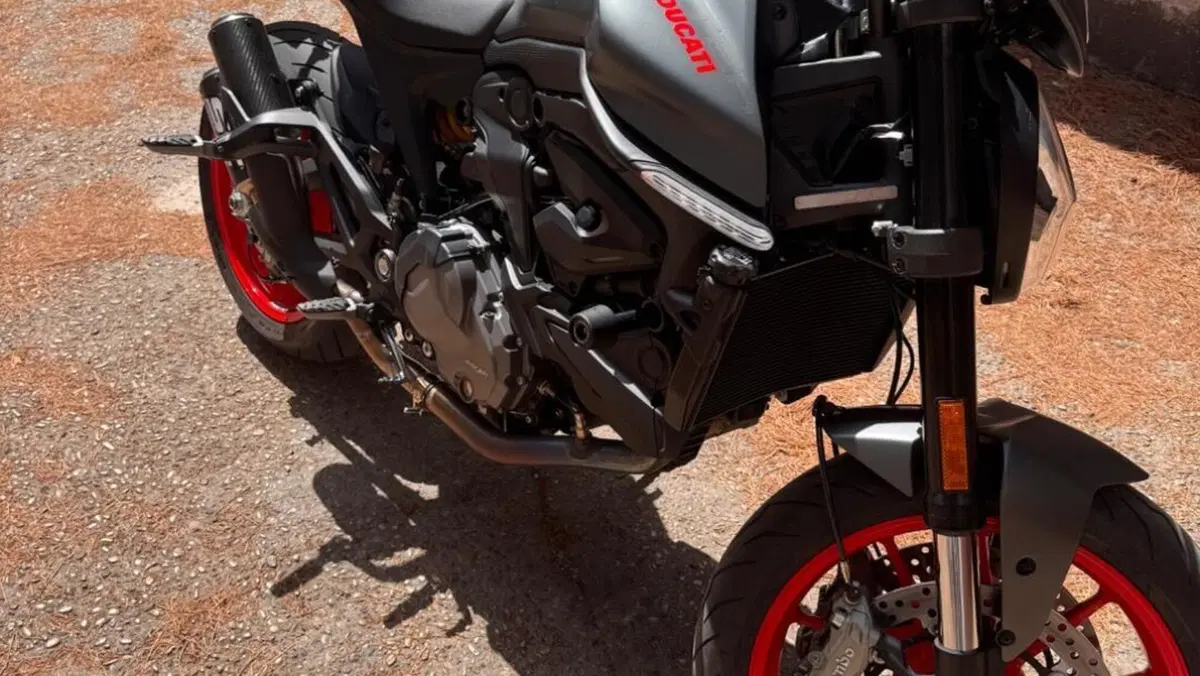 Ducati Monster 937 + (2021 - 25)  (8)