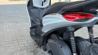 Piaggio Beverly 300 ABS-ASR (2021 - 25) usata
