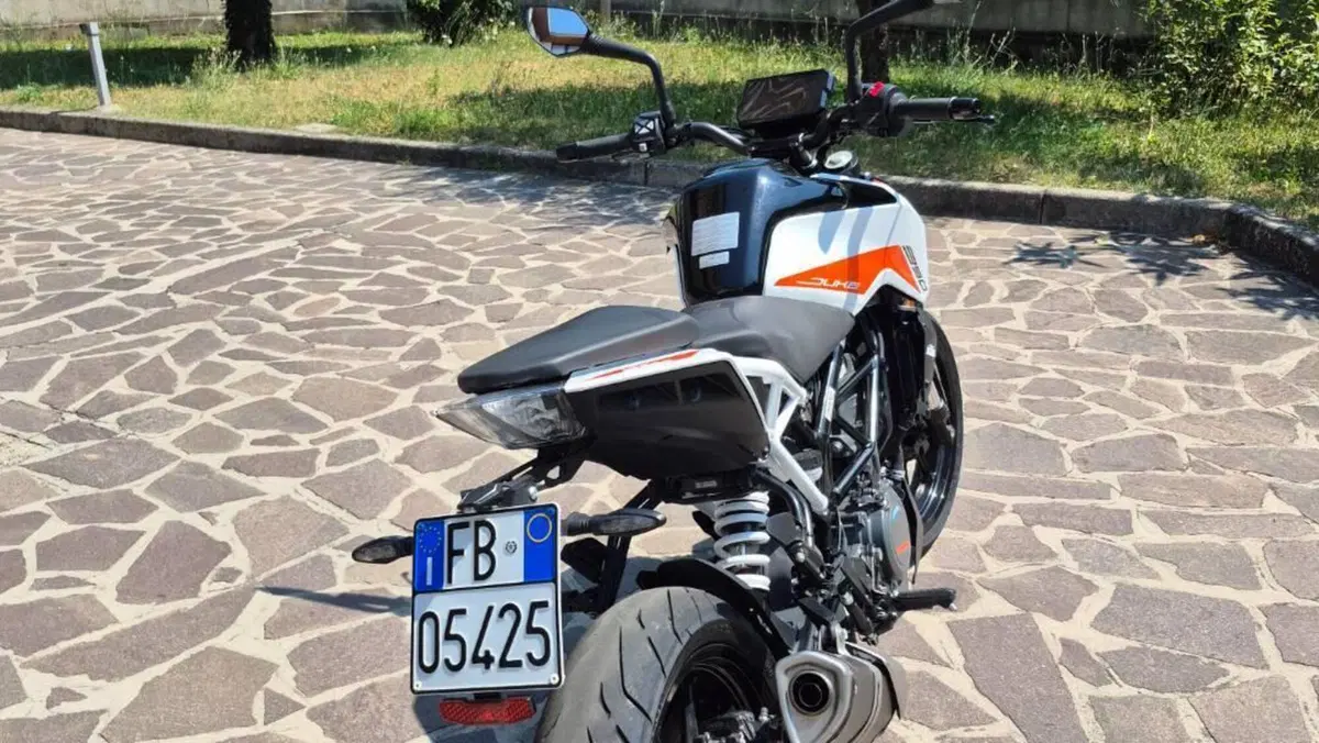KTM 390 Duke (2021 - 23)  (2)