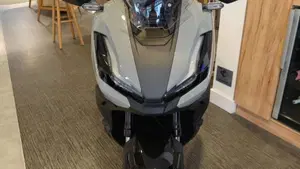 Honda ADV 350 Special Edition (2025 - 26)  (4)