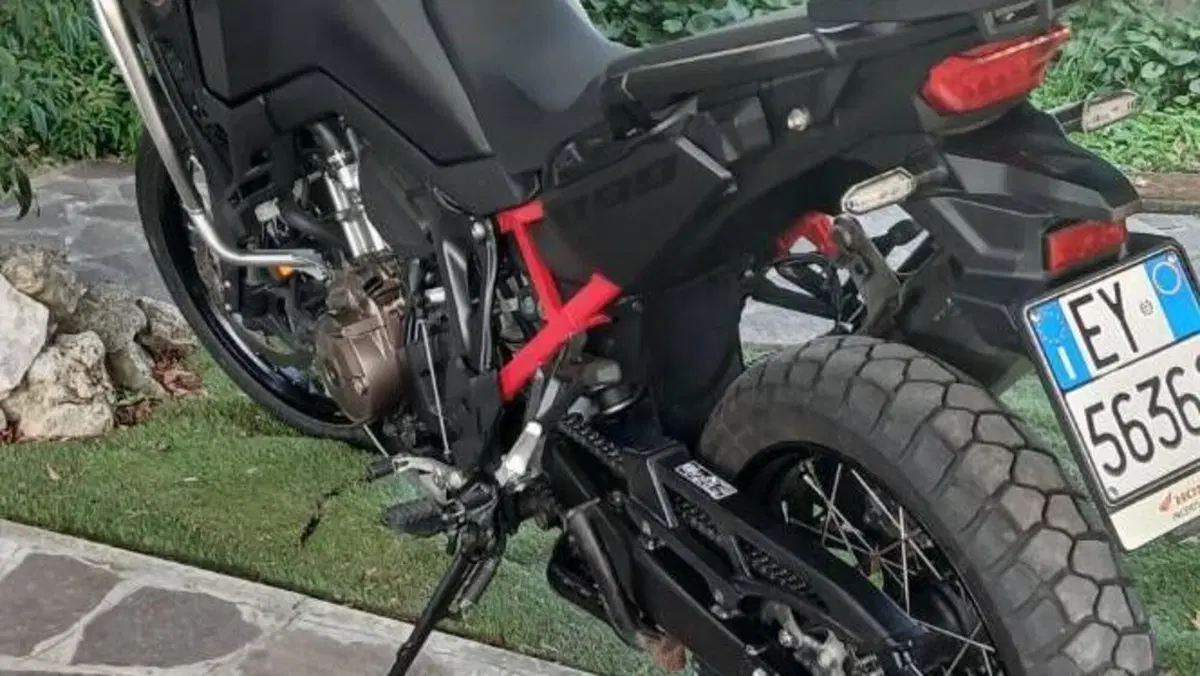 Honda Africa Twin CRF 1100L (2022 - 23)  (6)