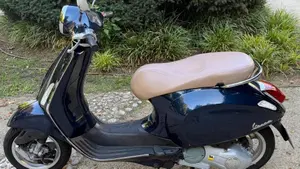 Vespa Primavera 150 3V ie (2014 - 16)  (2)