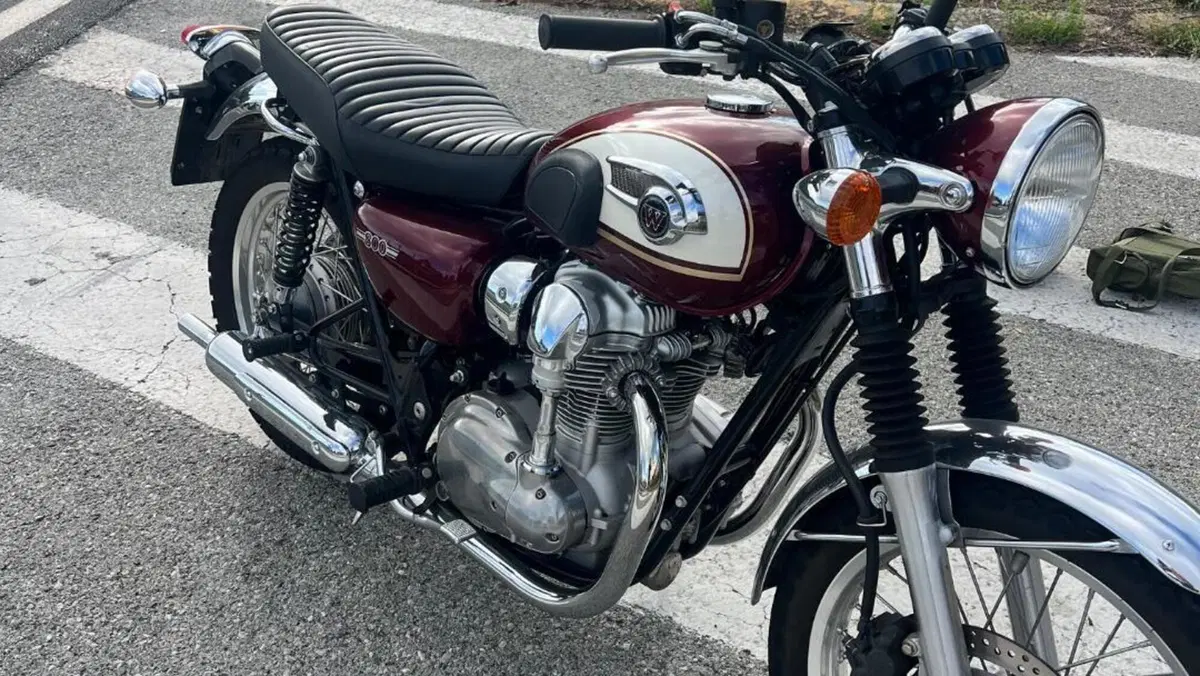 Kawasaki W 800 (2010 - 17)  (2)