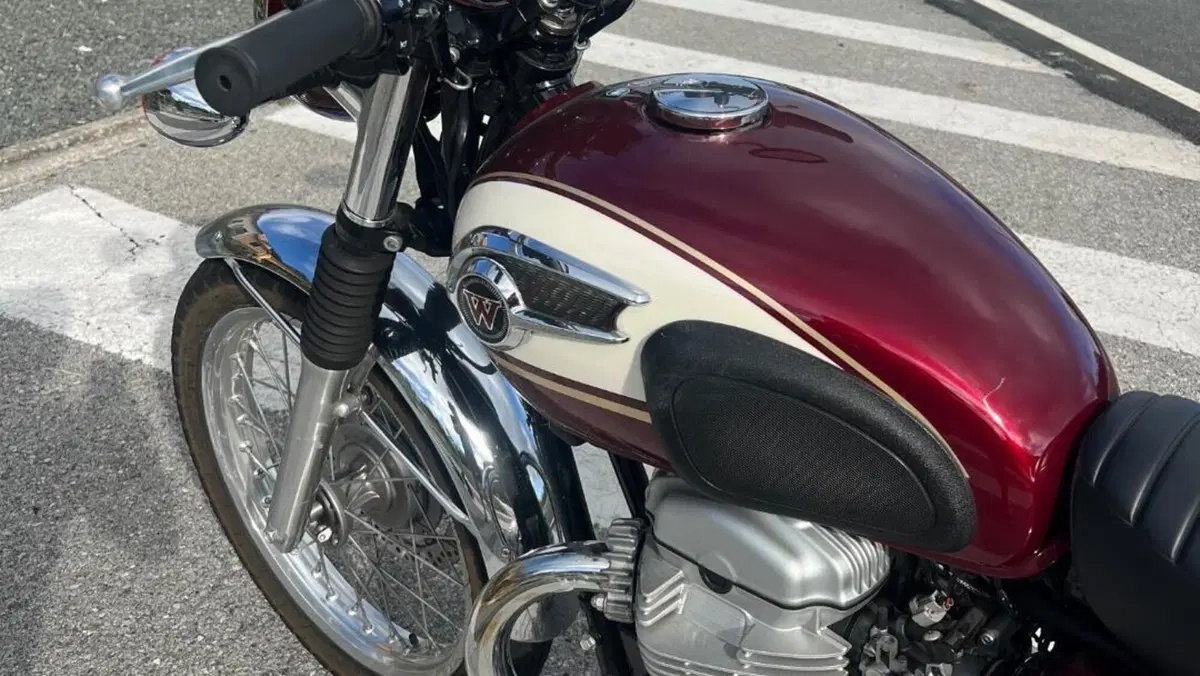 Kawasaki W 800 (2010 - 17)  (3)