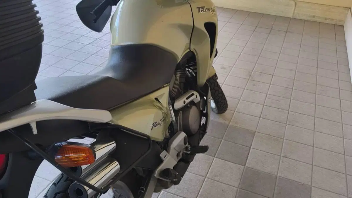 Honda Transalp XL 650V (2000 - 04)  (3)
