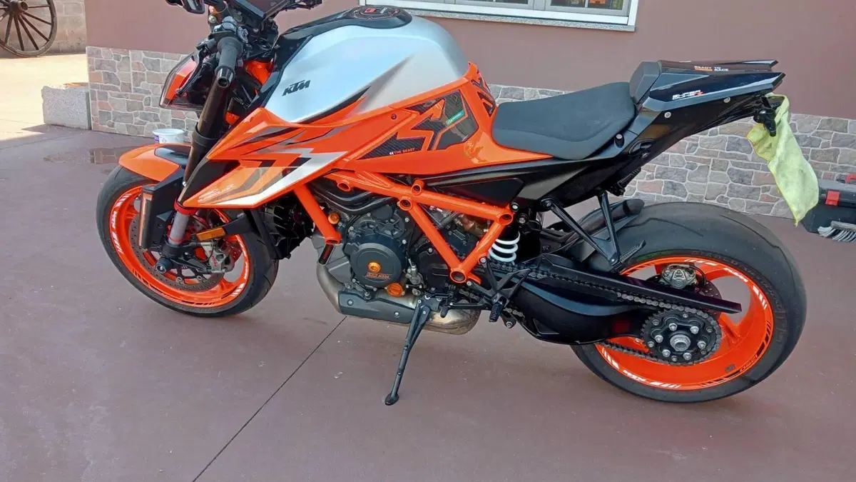 KTM 1290 Super Duke R (2021 - 23)  (2)
