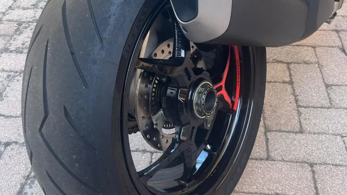 Ducati Monster 1200 S (2017 - 21)  (10)