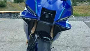 Yamaha YZF R9 (2025 - 26)  (2)