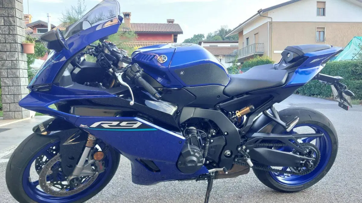 Yamaha YZF R9 (2025 - 26)  (3)