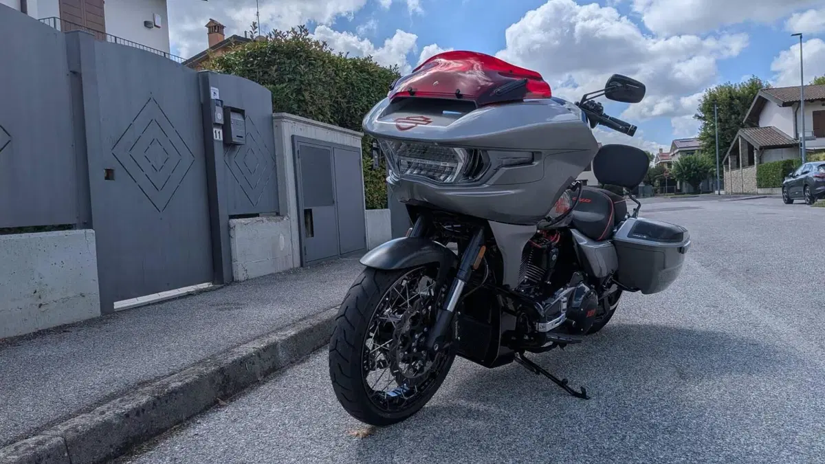 Harley-Davidson CVO Road Glide (2023)  (12)