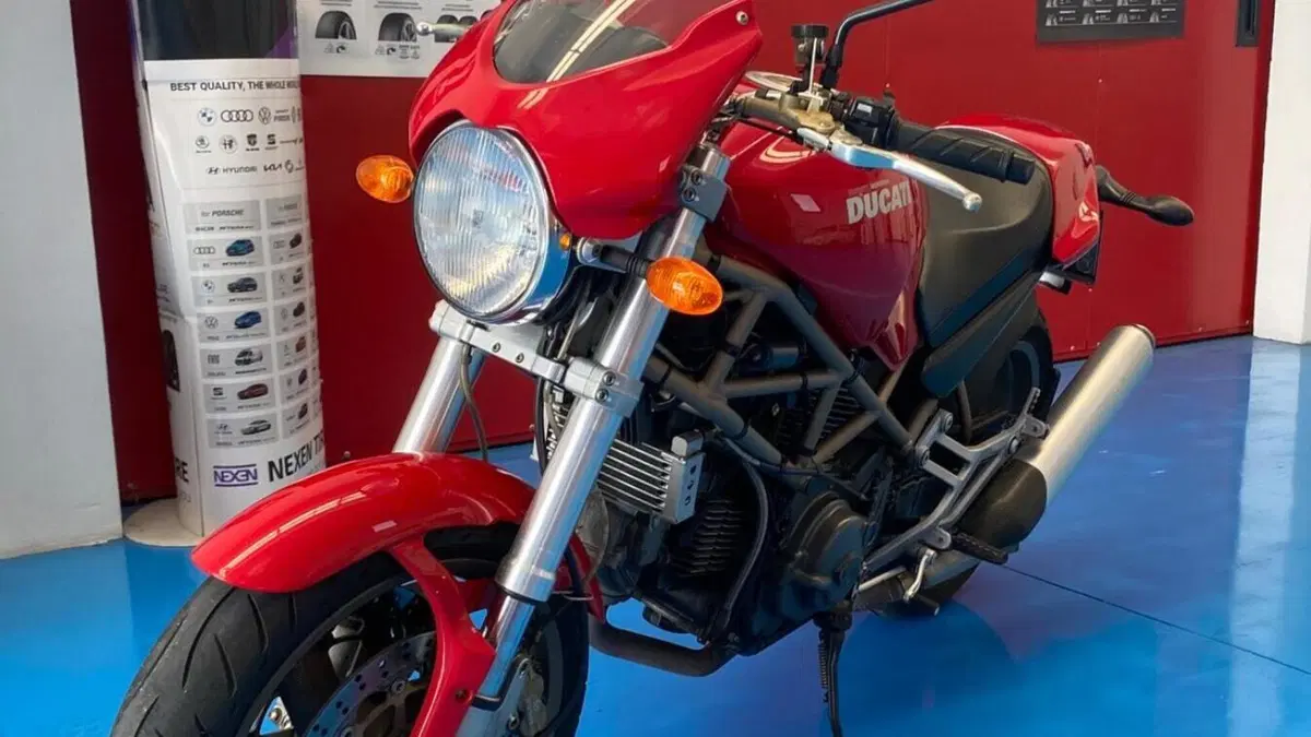 Ducati Monster 900 I.E. (1999 - 02) 