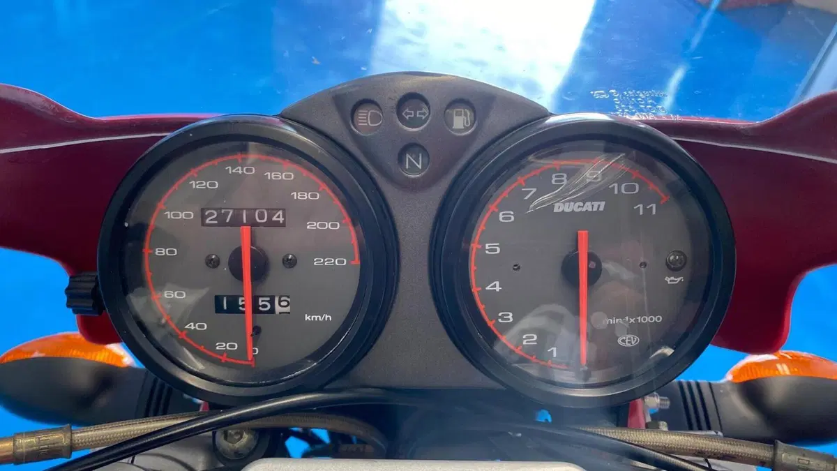 Ducati Monster 900 I.E. (1999 - 02)  (6)
