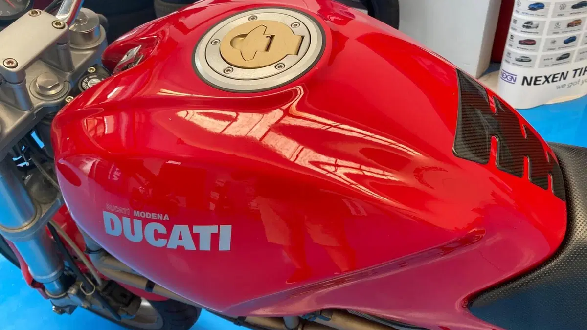Ducati Monster 900 I.E. (1999 - 02)  (9)