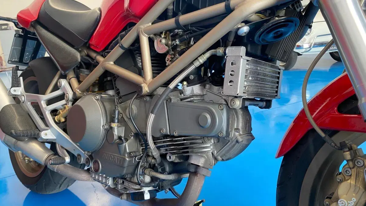 Ducati Monster 900 I.E. (1999 - 02)  (10)