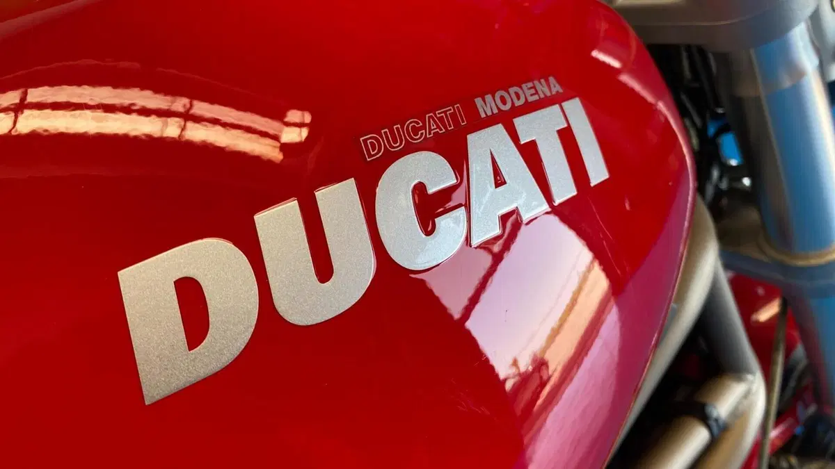 Ducati Monster 900 I.E. (1999 - 02)  (14)