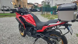 Moto Morini X-Cape 650 Gold Wheels Edition (2022 - 26)  (9)