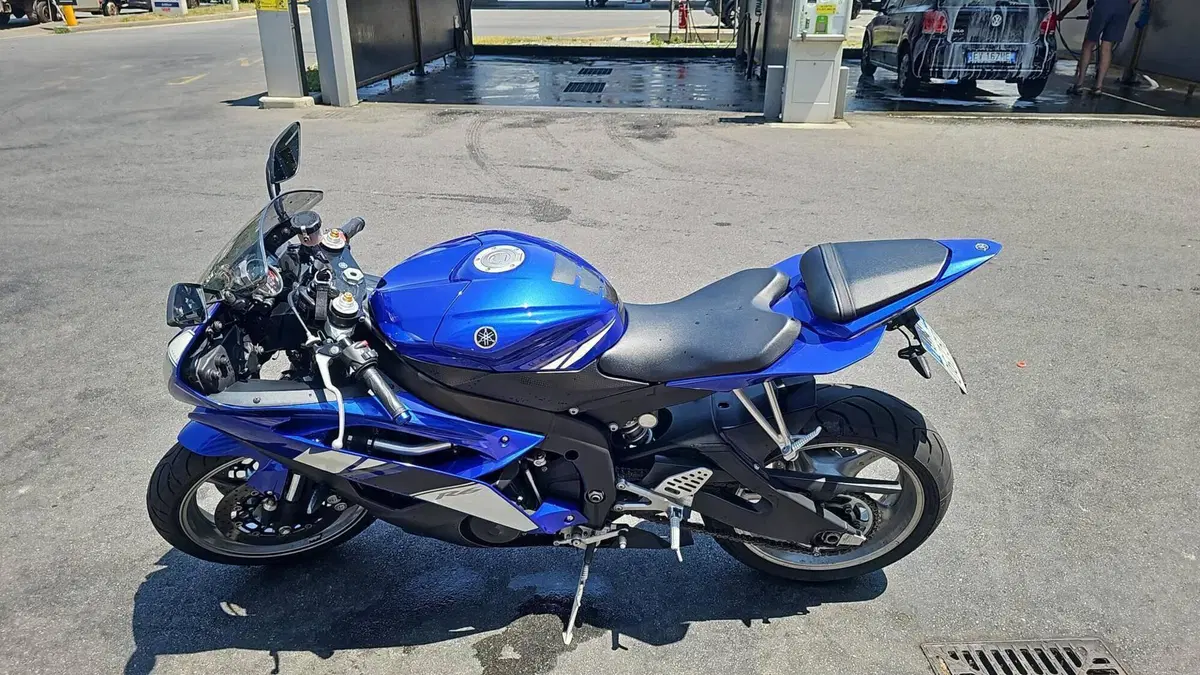 Yamaha YZF R6 (2010 - 16)  (2)