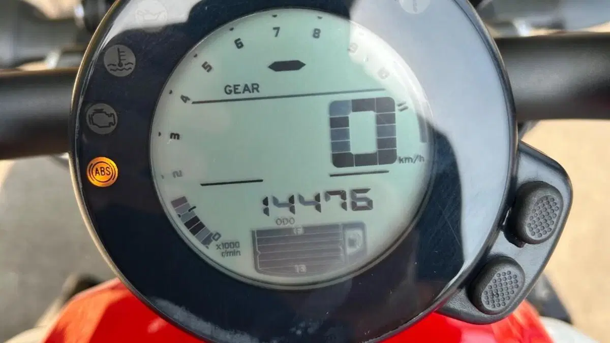 Yamaha XSR 700 (2021)  (6)