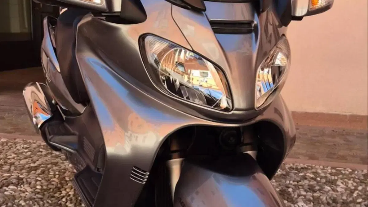 Suzuki Burgman AN 650 Executive ABS (2006 - 12)  (2)