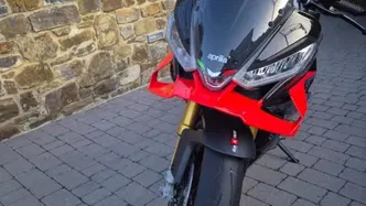 Aprilia Tuono V4 Factory (2025 - 26) usata