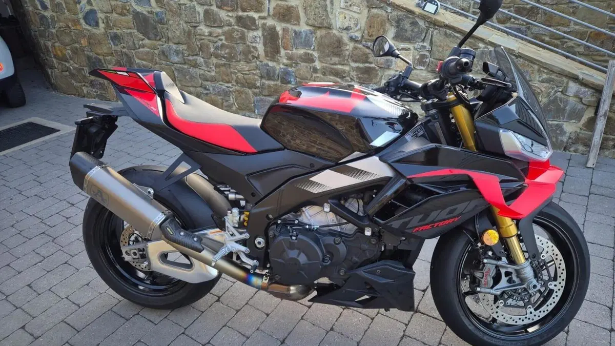 Aprilia Tuono V4 Factory (2025 - 26)  (2)