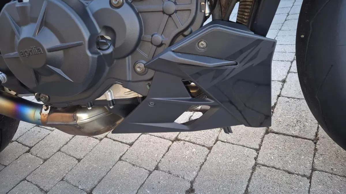 Aprilia Tuono V4 Factory (2025 - 26)  (4)