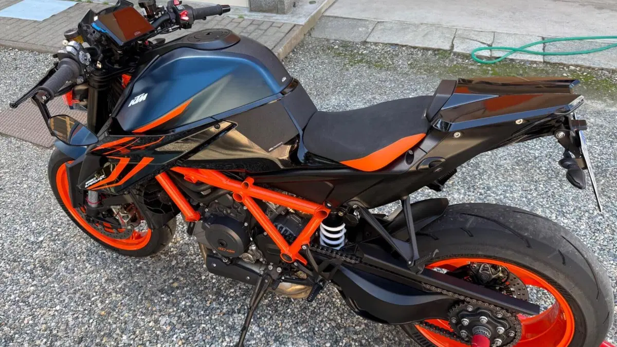 KTM 1290 Super Duke R (2021 - 23)  (2)