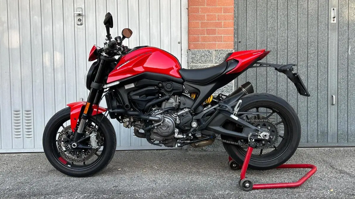 Ducati Monster 937 + (2021 - 25)  (2)