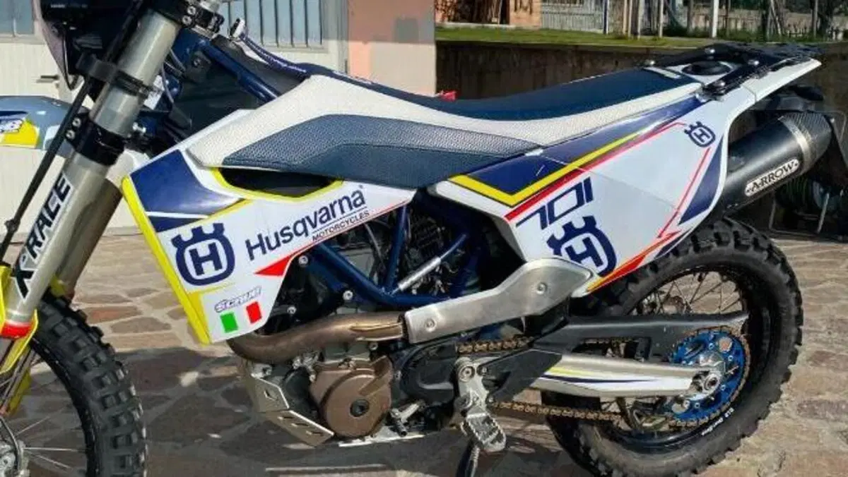 Husqvarna 701 Enduro LR (2020)  (2)