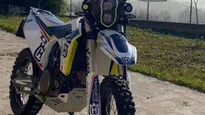 Husqvarna 701 Enduro LR (2020)  (3)