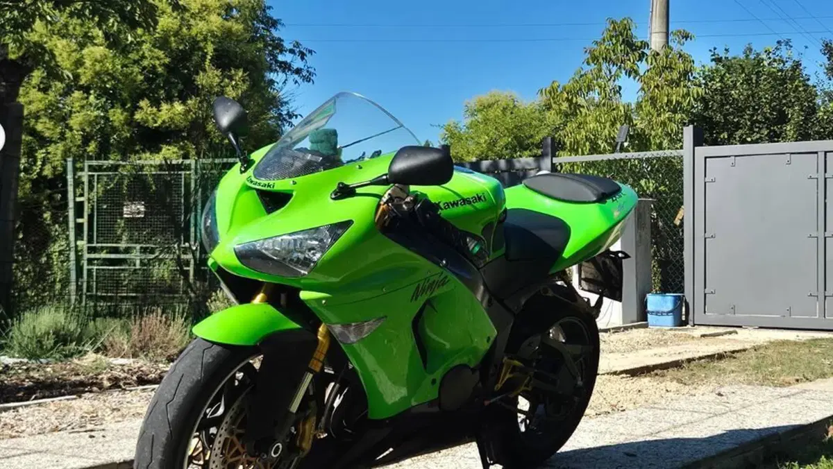 Kawasaki Ninja 636 ZX-6R (2005 - 06) 