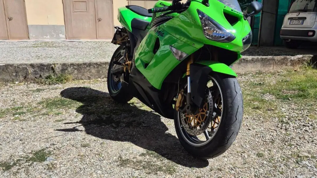 Kawasaki Ninja 636 ZX-6R (2005 - 06)  (3)