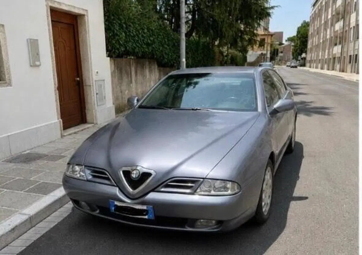 Alfa Romeo 166 
