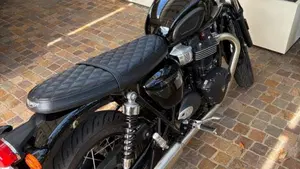 Triumph Bonneville T100 (2021 - 25)  (7)