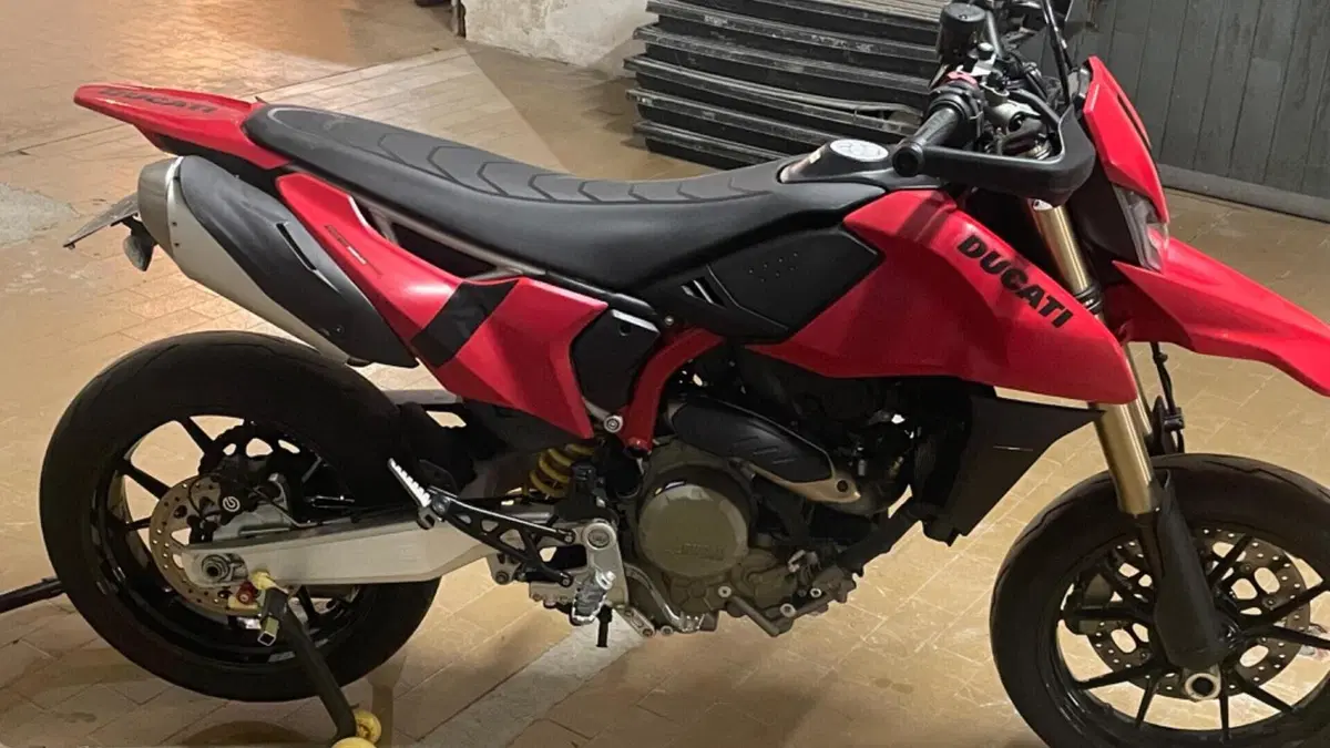 Ducati Hypermotard 698 Mono (2024 - 26)  (2)