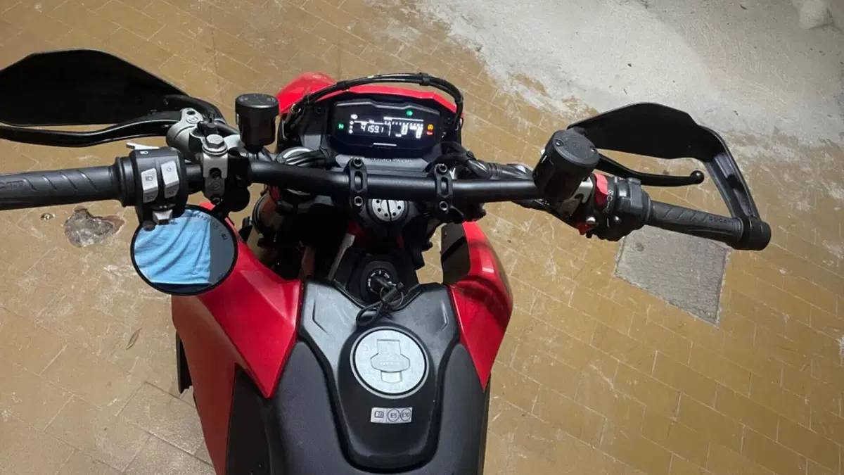 Ducati Hypermotard 698 Mono (2024 - 26)  (6)
