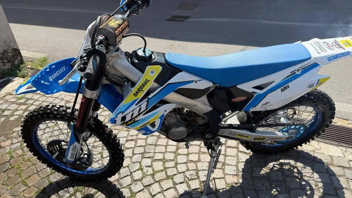 Tm Moto EN 144 (2013) 
