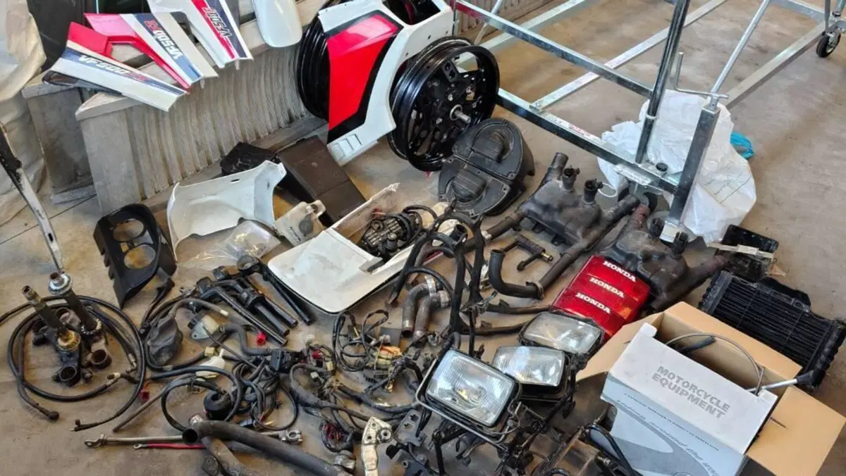 Honda   (8)