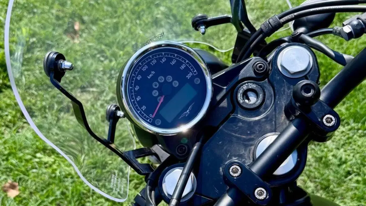 Moto Guzzi V7 III Stone (2017 - 20)  (5)